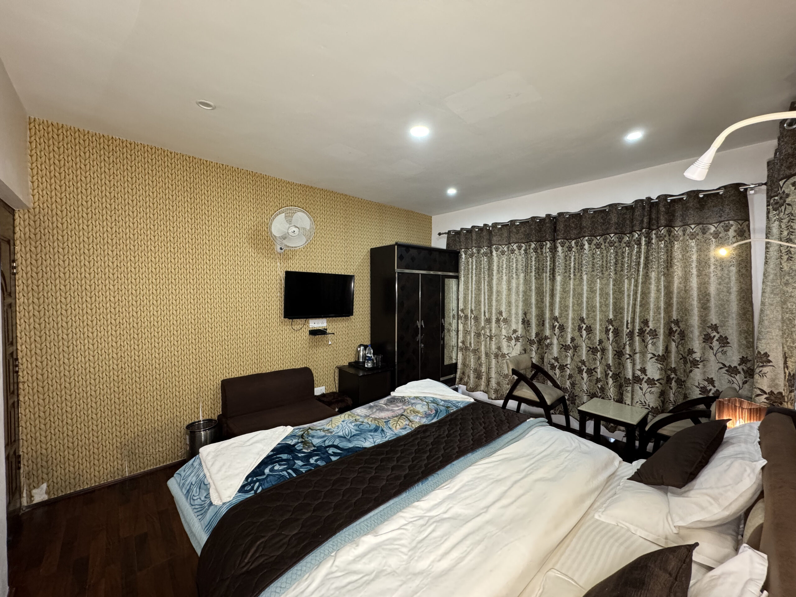 Super Deluxe Room - Image 2