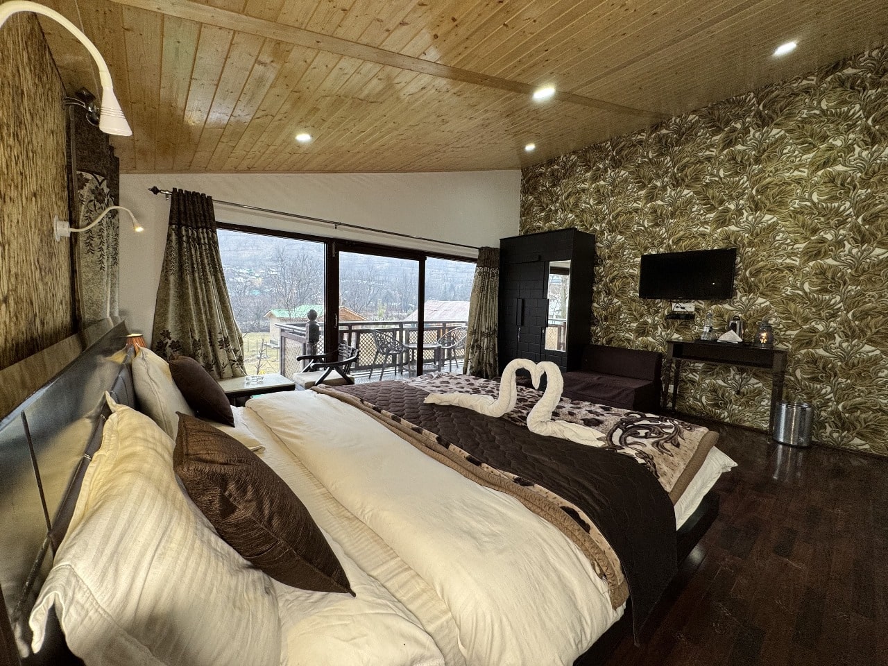 Super Deluxe Room - Image 3